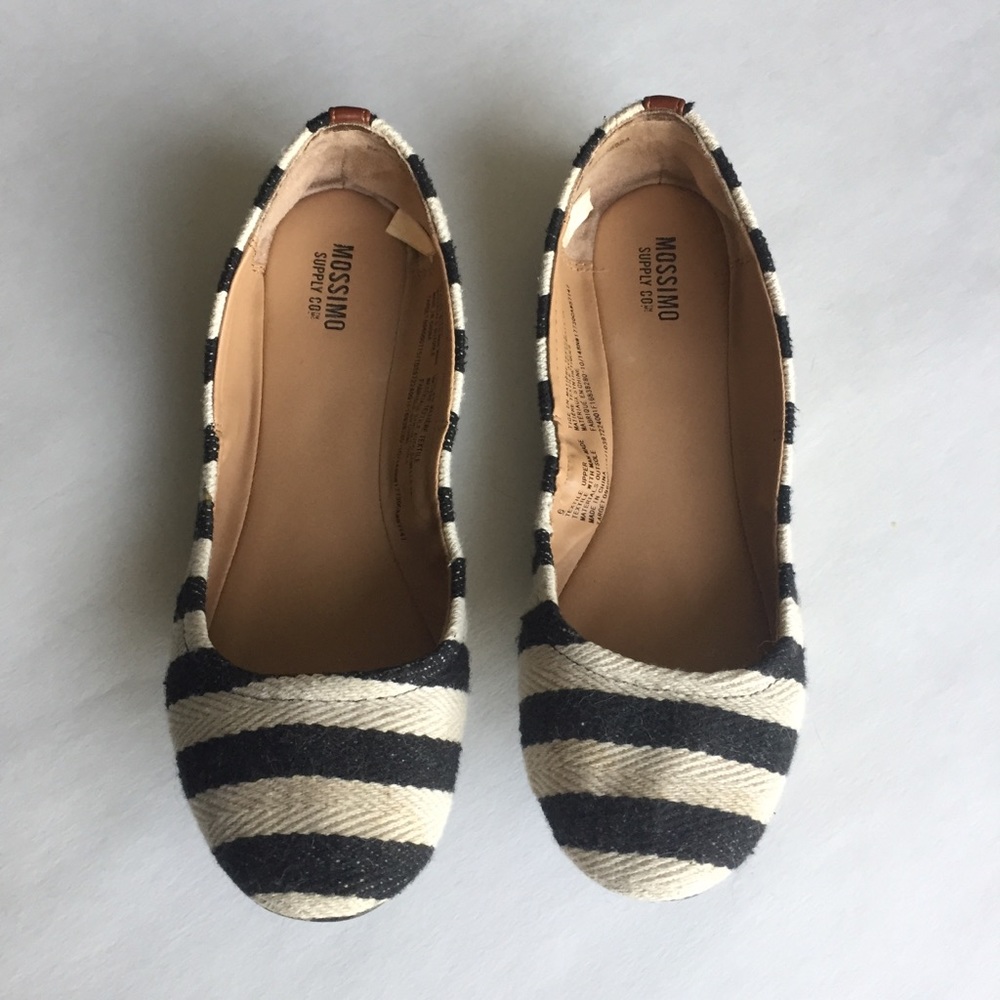 Black/White Flats